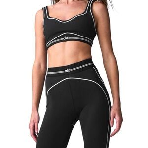 ALO Yoga heart throb set